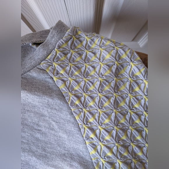 Korean Style Geometric Pullover sz: 4 - Picture 4 of 5